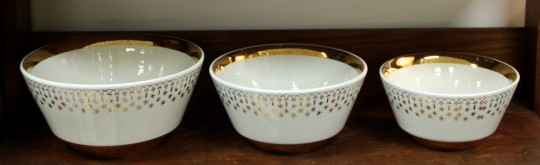 Set of Three Vintage Hall Flameware Mixing Bowls "Gold Lace"