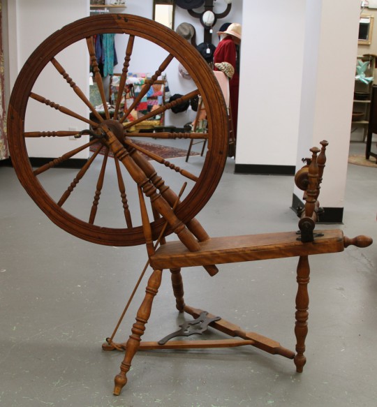 Working Spinning Wheel