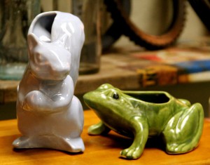 Niloak Squirrel Planter & McCoy Frog Planters