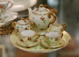 teeny tiny tea set