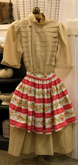 1980's Dress & Vintage Apron