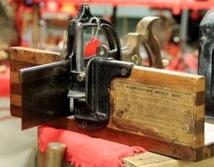 Perfection Mitre Box with Saw