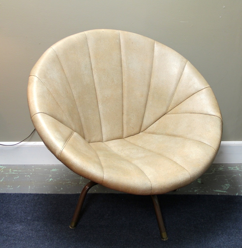 Found In Ithaca Retro Swivel Clam Shell Chair