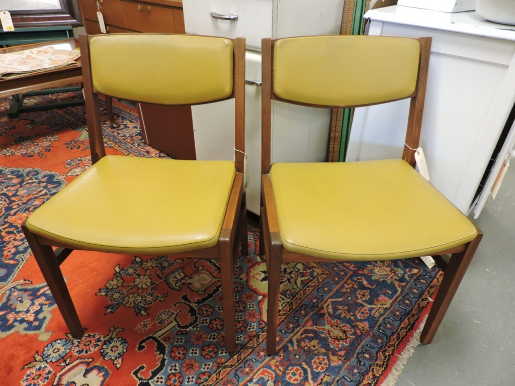 found in ithaca » vintage gunlocke side chairs 65 71